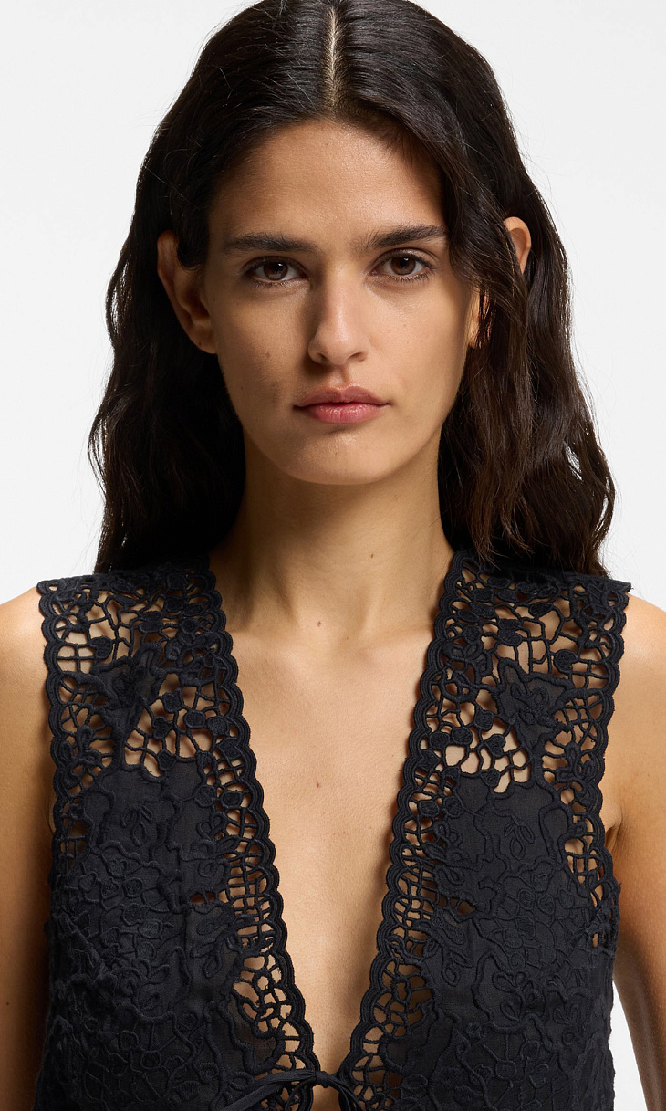 HUGO BOSS: Блуза с вышивкой на завязках