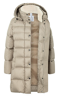 Пуховик с воротником из овчины