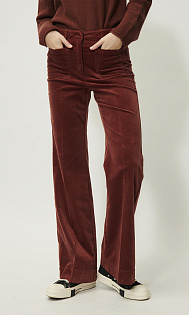 Брюки с накладными карманами