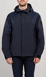 Легкая куртка с капюшоном