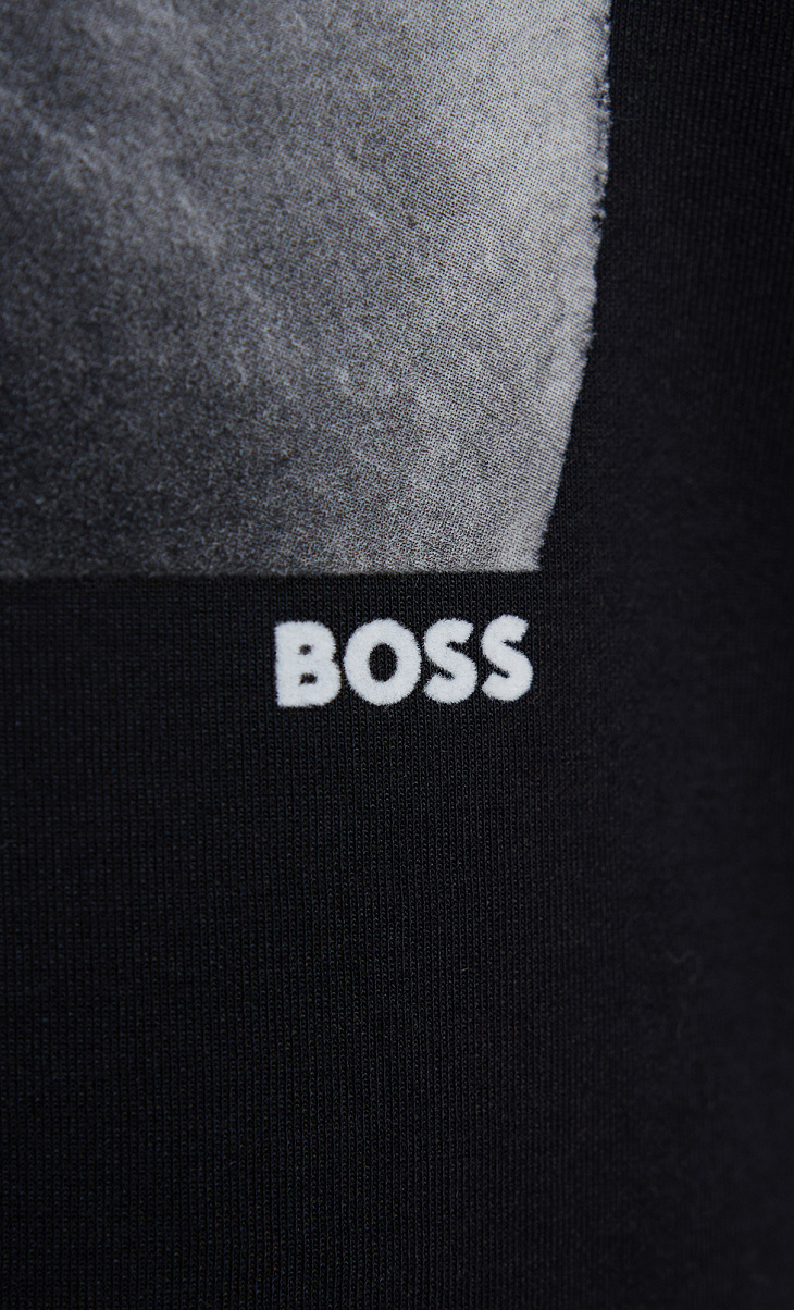 HUGO BOSS: Футболка с принтом