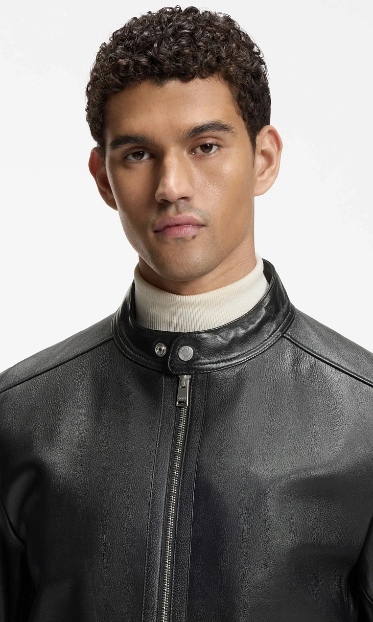 HUGO BOSS: Куртка из кожи