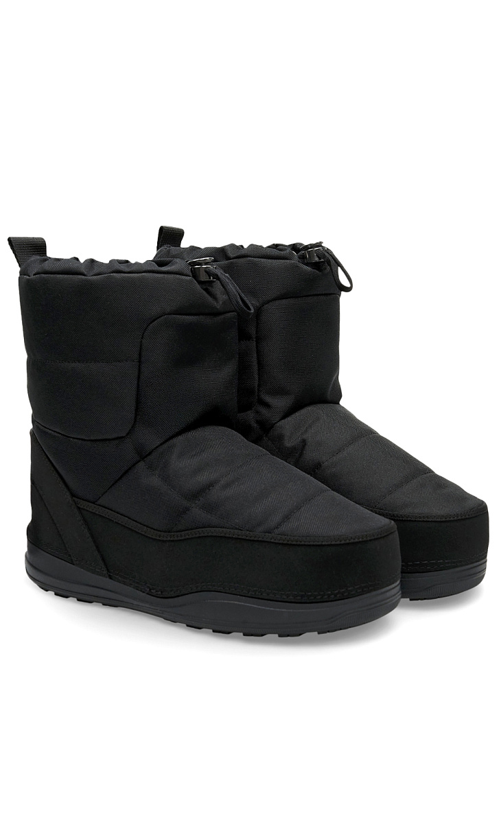 BOGNER: Мунбуты на кулиске