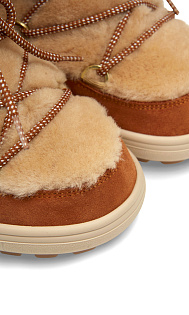 Мунбуты из замши и меха