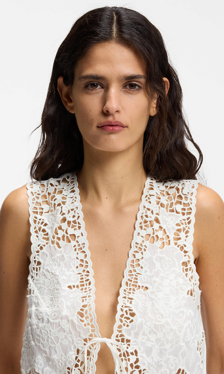 HUGO BOSS: Блуза с вышивкой на завязках