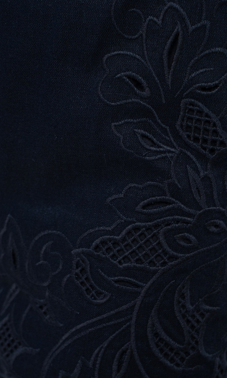 TWINSET: Льняные шоты с вышивкой