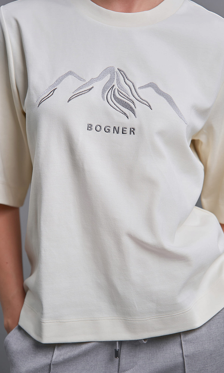 BOGNER: Футболка с вышивкой