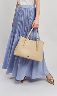 Сумка с пряжками и логотипом