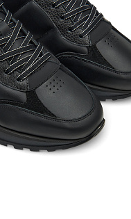 Кроссовки из кожи