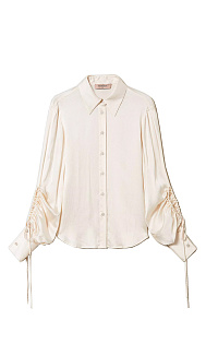Атласная блуза с разрезами