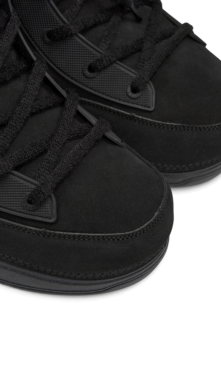 BOGNER: Мунбуты из замши и меха