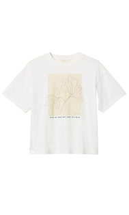 Футболка с принтом и вышивкой