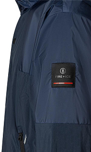 Легкая куртка с капюшоном