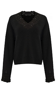 Пуловер с вышивкой