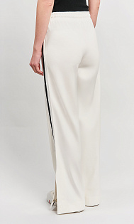 Брюки с лампасами