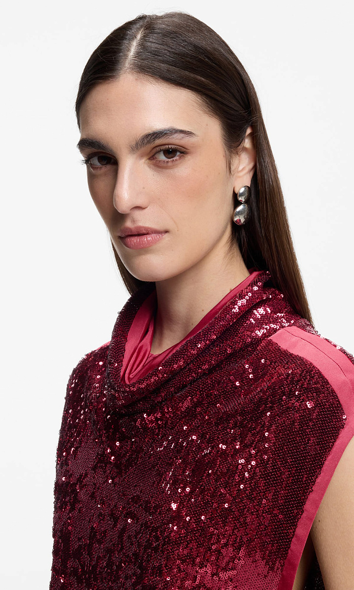 HUGO BOSS: Топ с пайетками