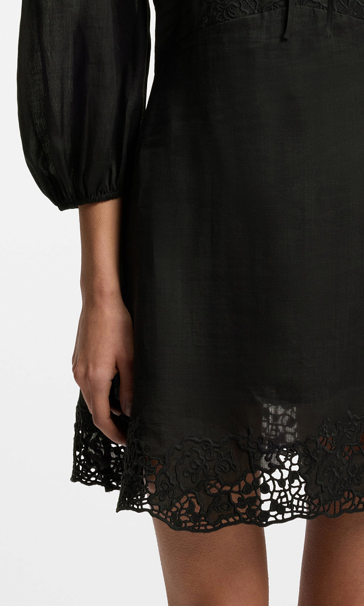 HUGO BOSS: Платье с вышивкой