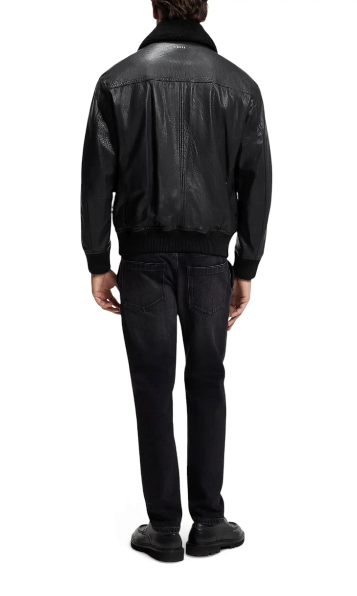 HUGO BOSS: Куртка из кожи