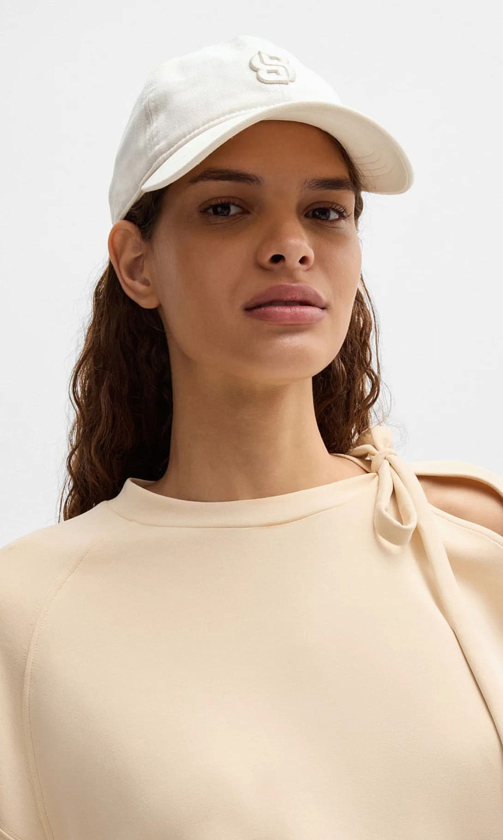 HUGO BOSS: Кепка с вышивкой