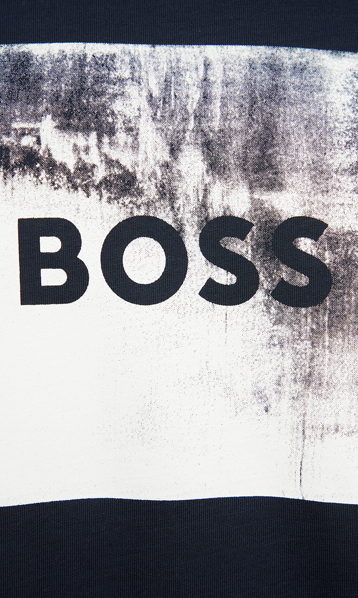 HUGO BOSS: Футболка с принтом