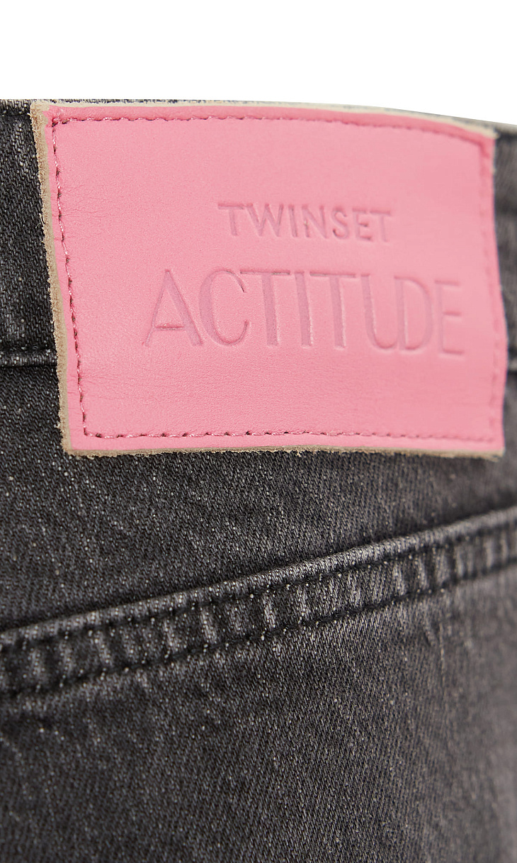 TWINSET: Джинсы со стразами