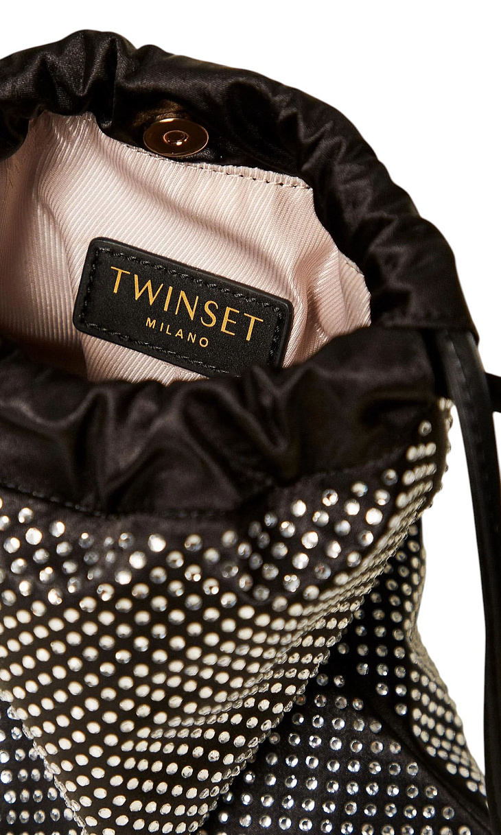 TWINSET: Атласная сумка-мешок со стразами