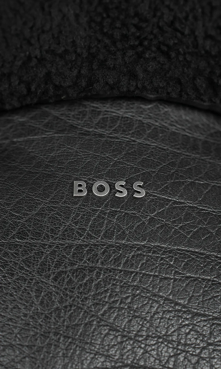 HUGO BOSS: Куртка из кожи