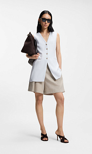 Приталенный жилет