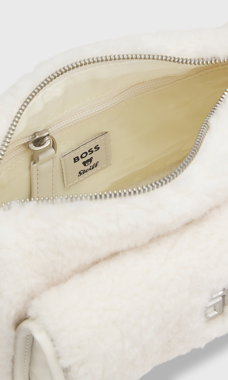 HUGO BOSS: Сумка с мехом