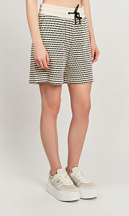 Спортивные шорты