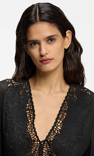 Платье с вышивкой