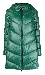 Стеганое пальто с капюшоном