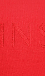 Футболка с вышитым логотипом