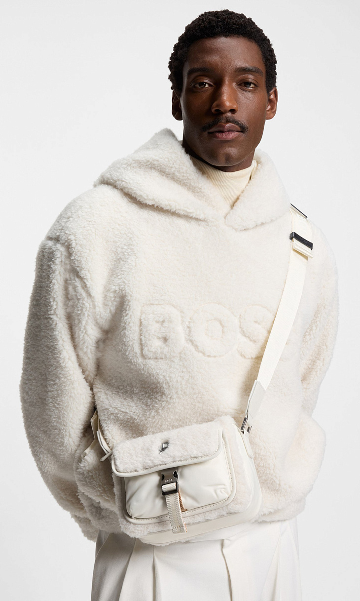 HUGO BOSS: Сумка с мехом