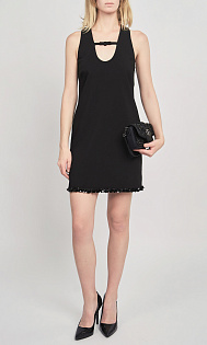 Платье с вырезом и пайетками