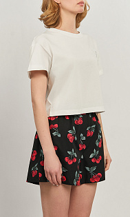 Укороченная футболка с вышивкой