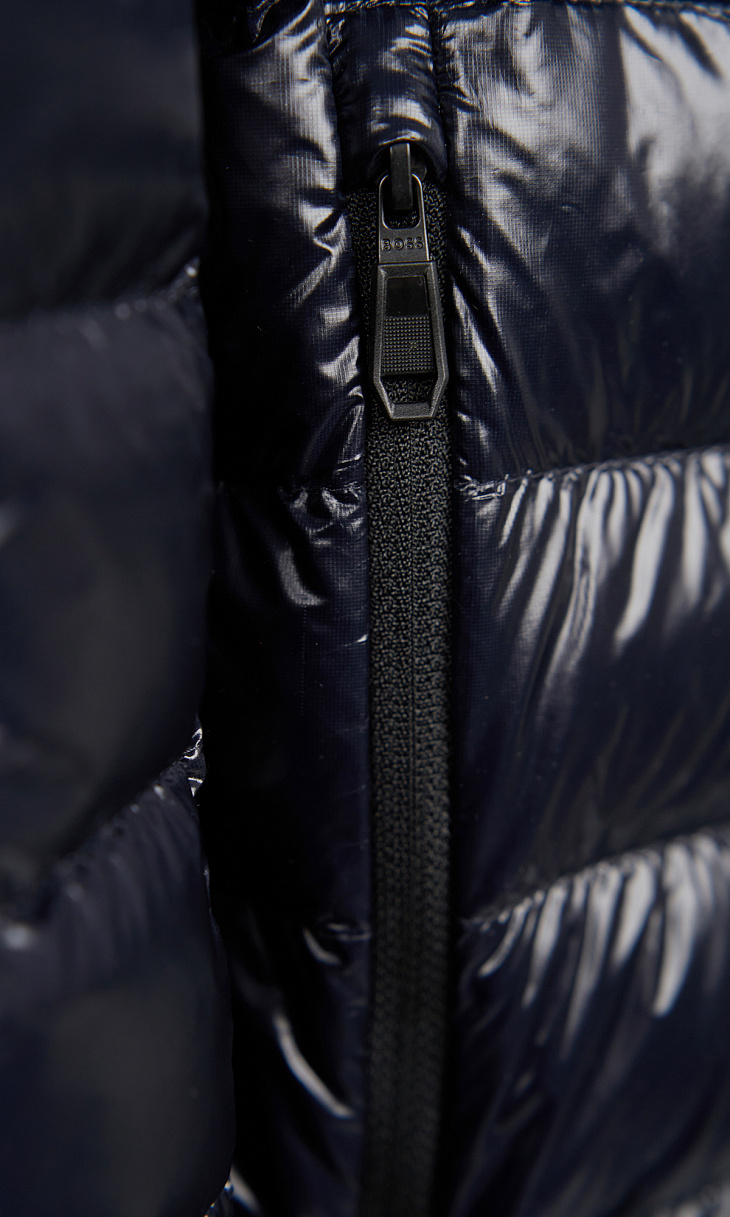 HUGO BOSS: Куртка стеганая с капюшоном